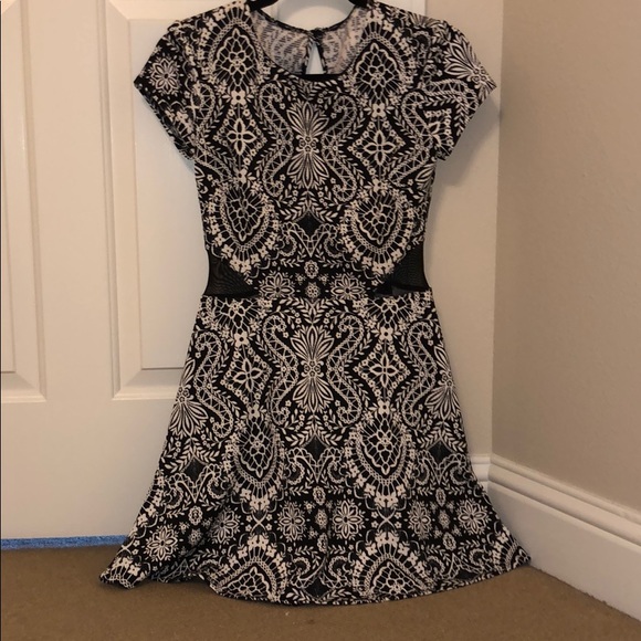 Patterned dress - Picture 1 of 3